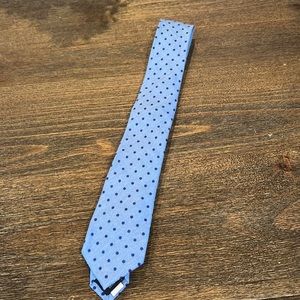 NWT JCrew Men’s blue polka dot skinny tie!